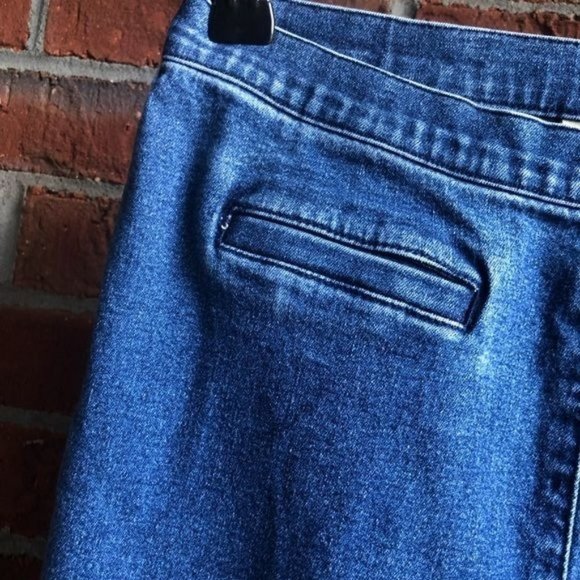 Liz Claiborne Cropped Jeans - Size 4 - Picture 2 of 7